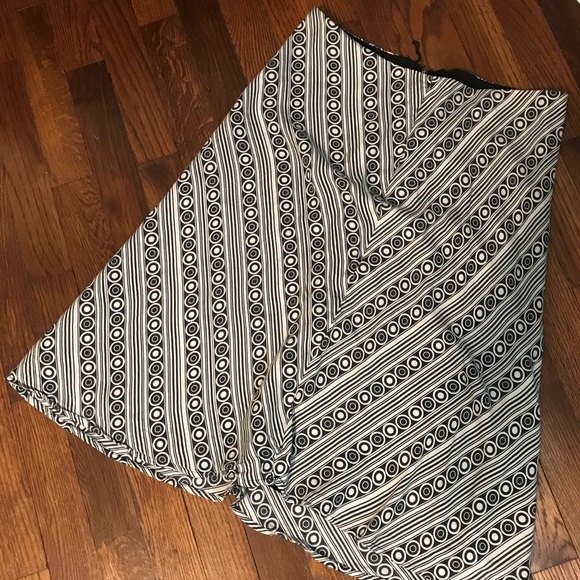🌵White House Black Market  Woman’s Skirt Size 4 - Picture 2 of 7